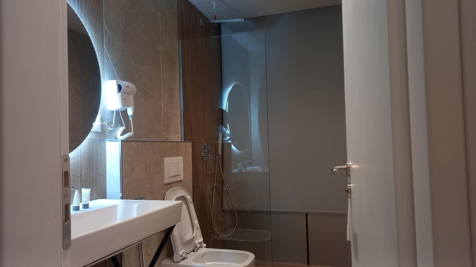 Hotel Aglon Vlore Ngoại thất bức ảnh