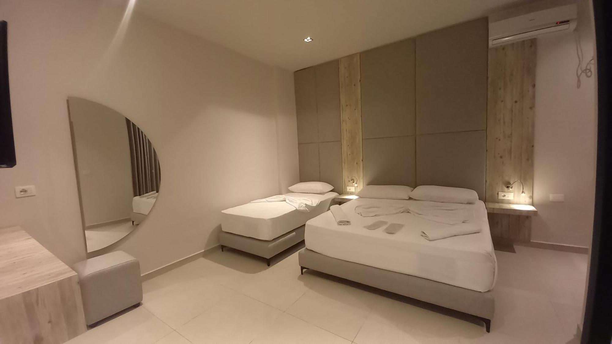 Hotel Aglon Vlore Ngoại thất bức ảnh
