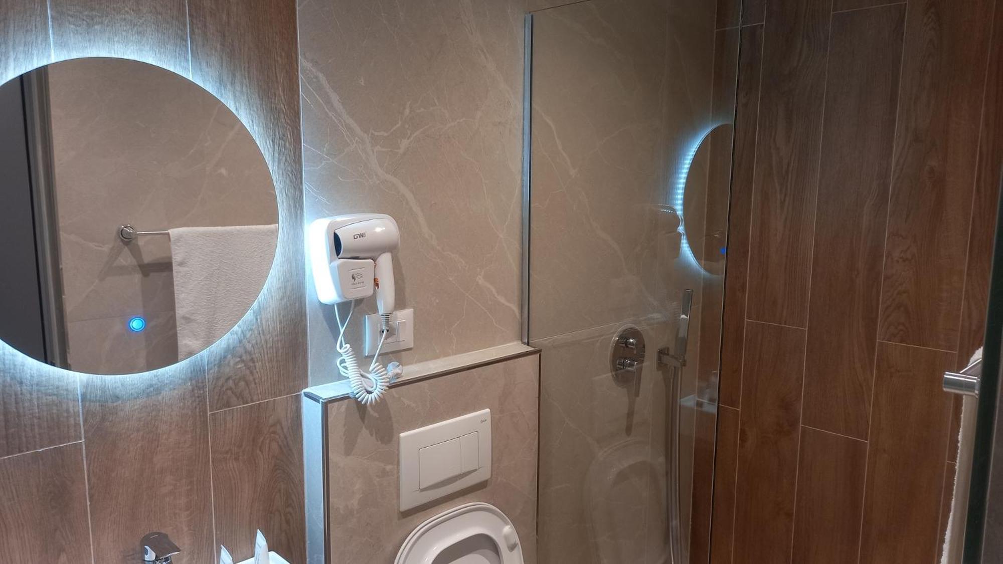 Hotel Aglon Vlore Ngoại thất bức ảnh